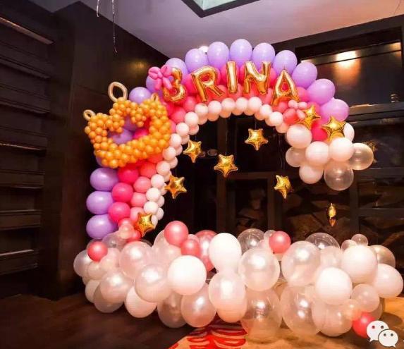 宝宝满月酒要带宝宝一起出席吗,宝宝满月酒注意事项