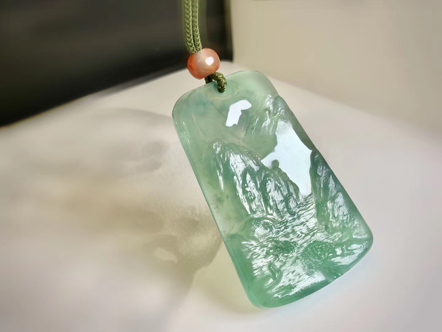 四会和瑞丽哪里的翡翠更便宜,翡翠批发源头是瑞丽还是广州四会