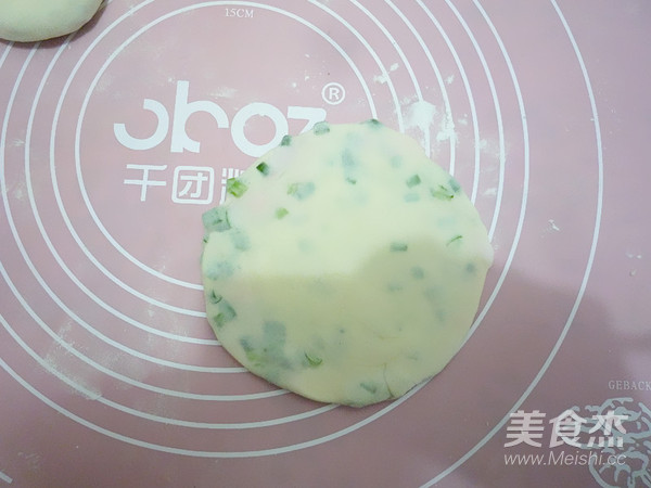 烙饼不发硬外酥里软,烙饼又干又硬试试这个方法