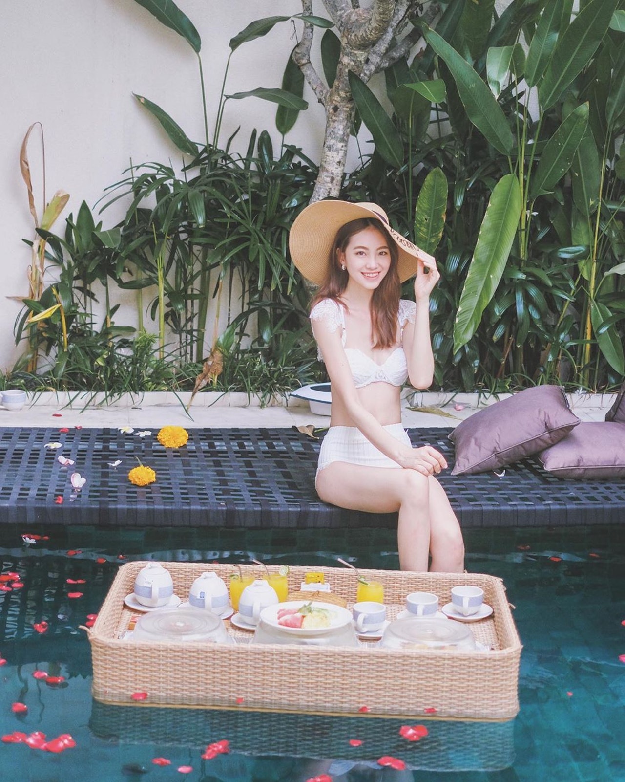 杨咏彤照片,落选港姐杨咏桐爬山照