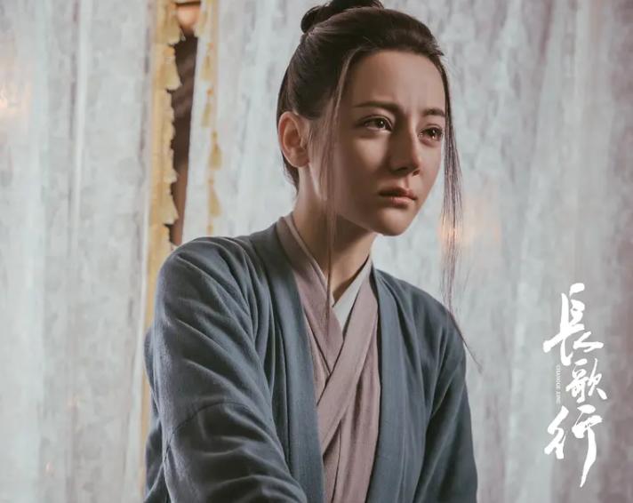 《长歌行》迪丽热巴咧嘴大笑，烤瓷牙“抢镜”忒显老