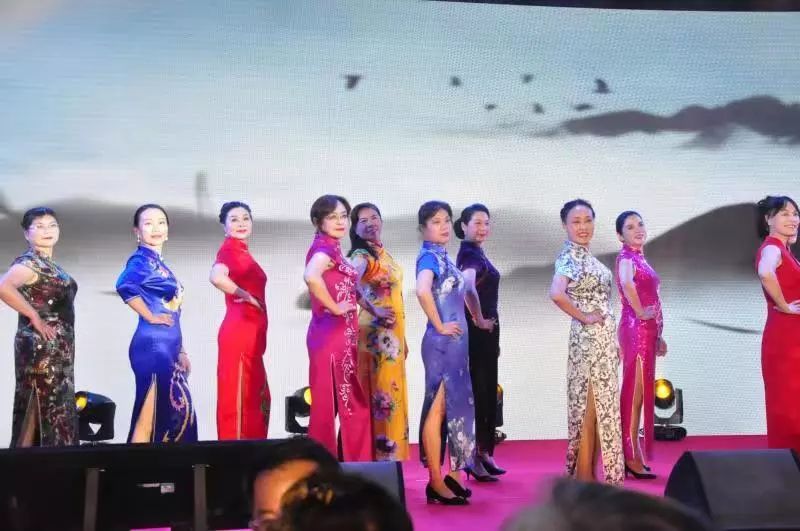 娉洰姣嶆牎,涓崡瀛﹀瓙79绾у洖姣嶆牎鎶ュ埌