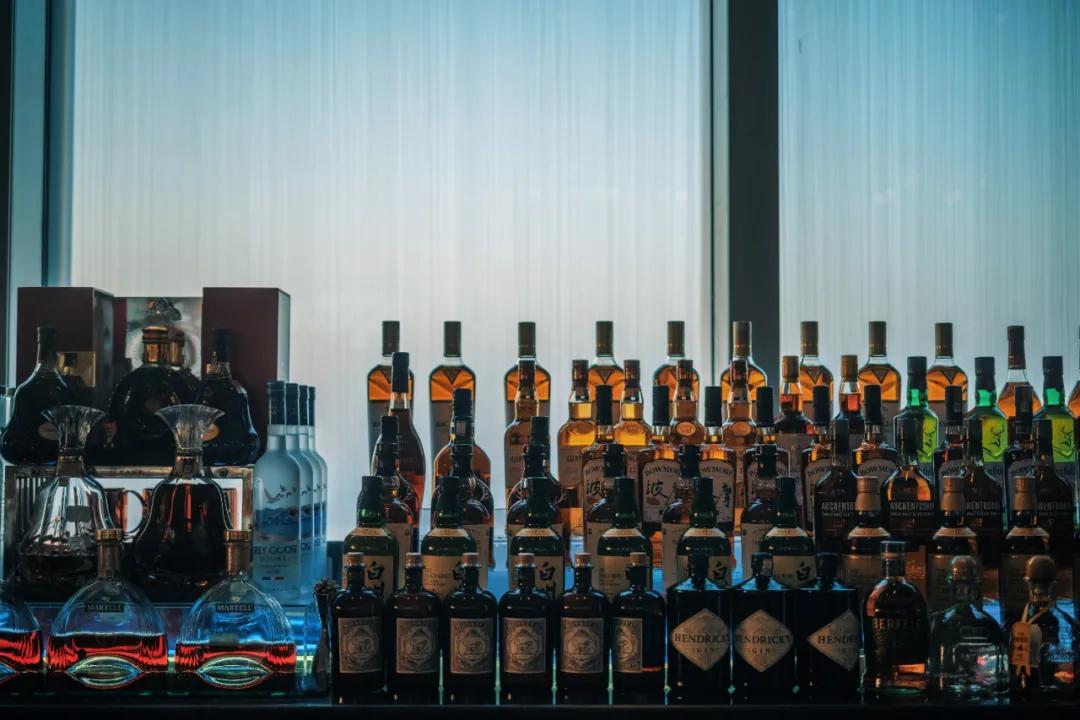 把繁华踩在脚下,将吃喝囊括周边。去长沙要住地标里