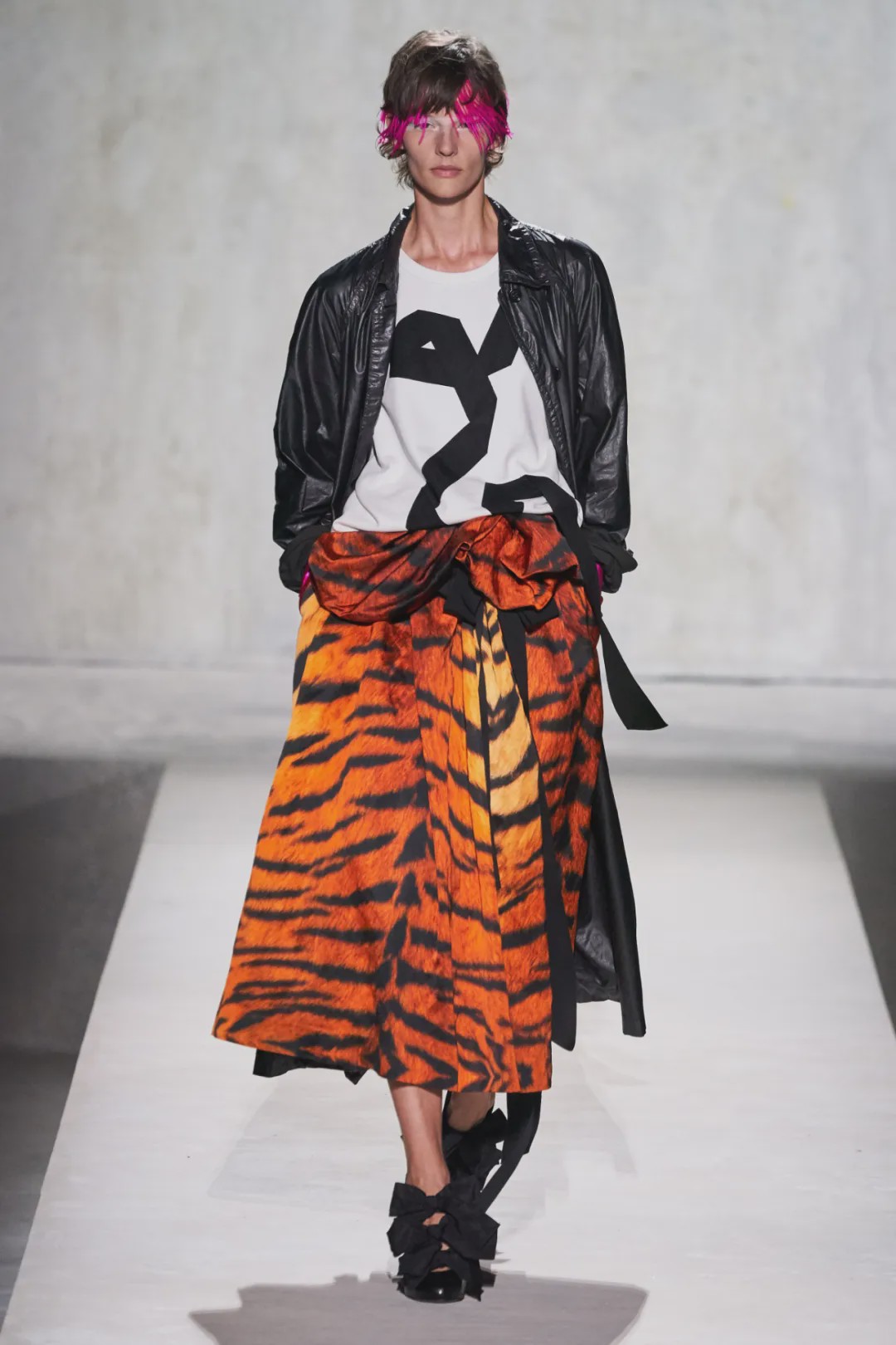 dior璞圭汗鐨崏,dior璞圭汗濂抽瀷