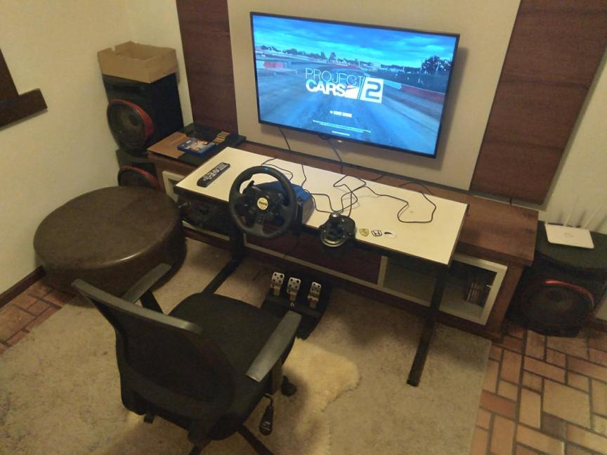 玩赛车、当赛车手真有这么贵吗？他们花2000块做到了