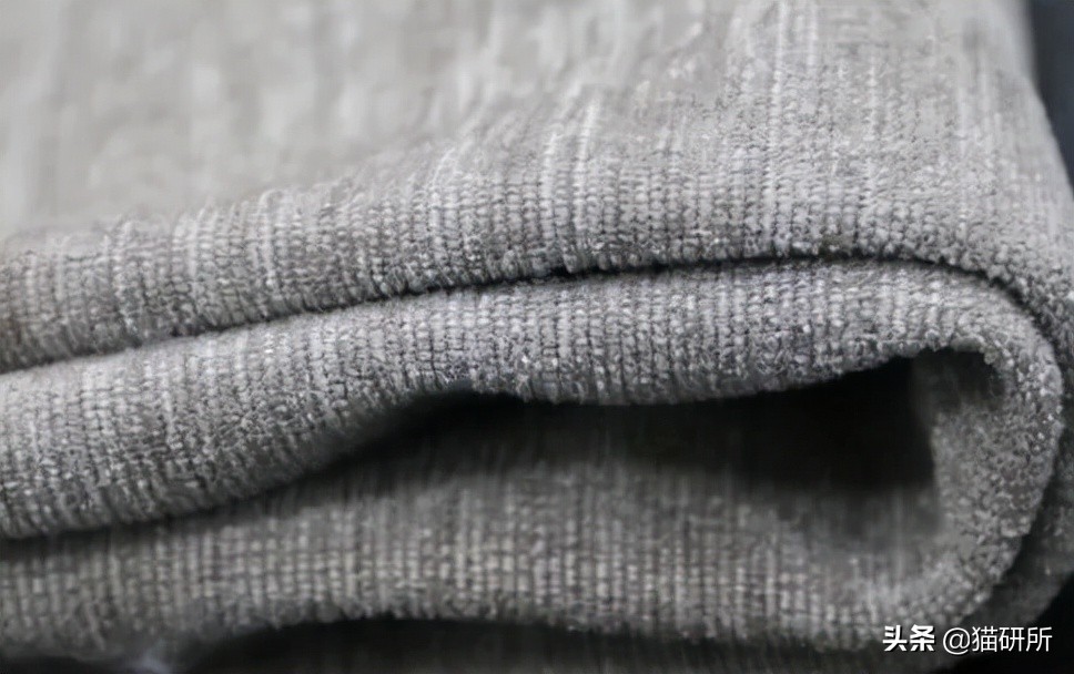 怎么惩罚猫咪挠沙发,猫咪不会挠坏的沙发