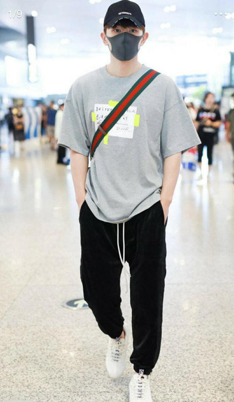 邓伦就是典型的衣架子！穿起绿色拼接运动装，活力四射男友力爆表