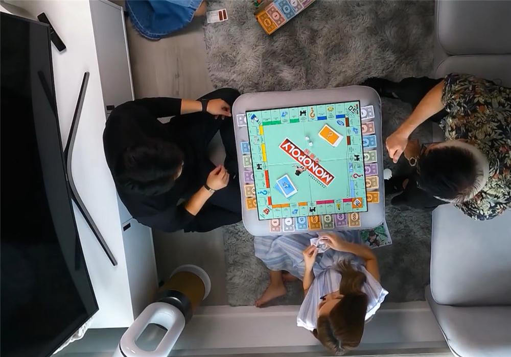 女孩在香港的4平方蜗居生活,香港330平别墅独居