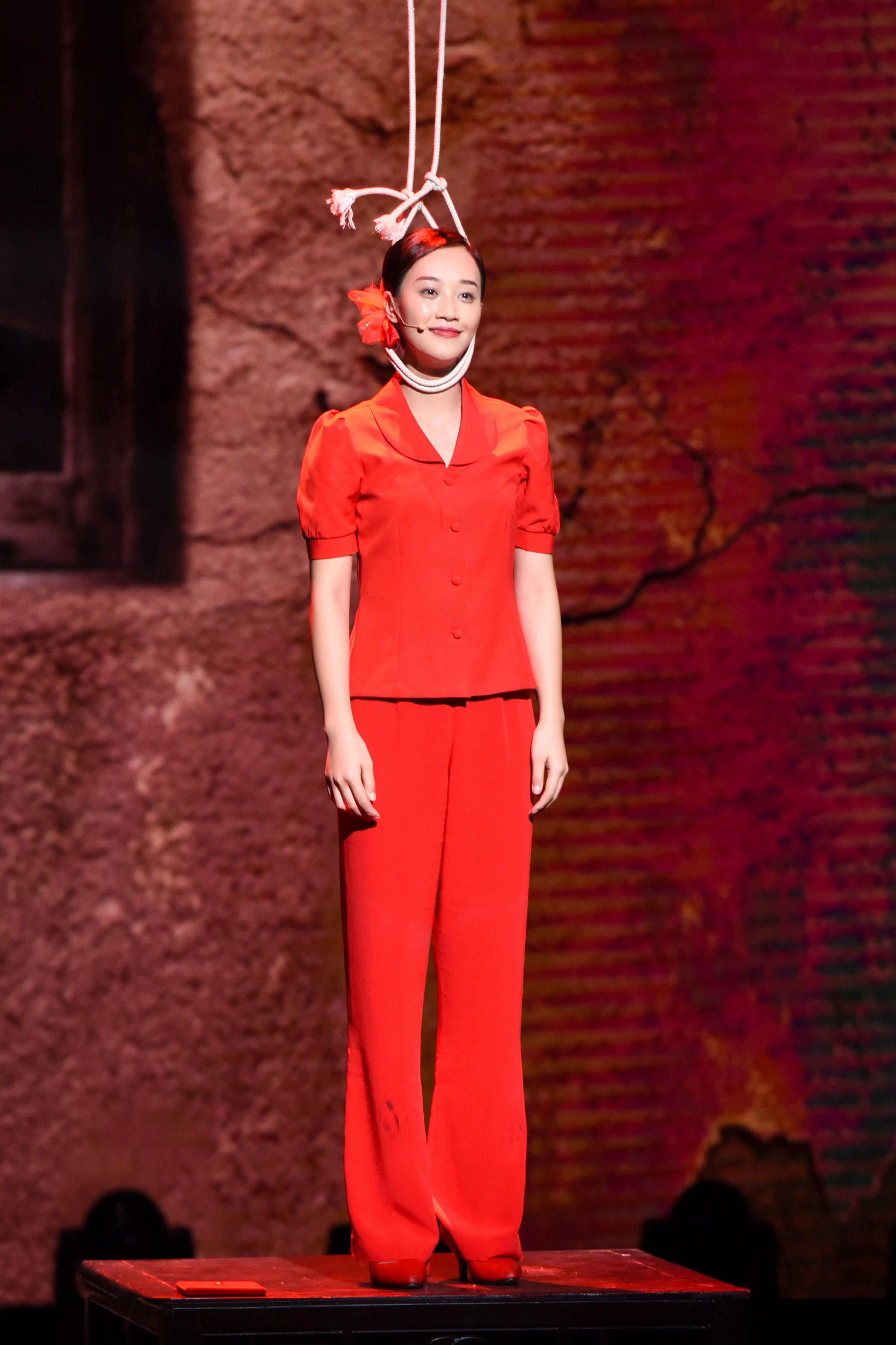 蓝盈莹为何高开低走,蓝盈莹为什么够努力却不讨喜