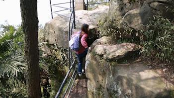 重庆爬山推荐险峻,重庆峭壁悬崖景区