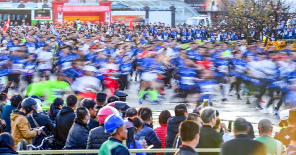 今天你们的朋友圈被刷屏了吗,今天的朋友圈被这几个字霸屏了