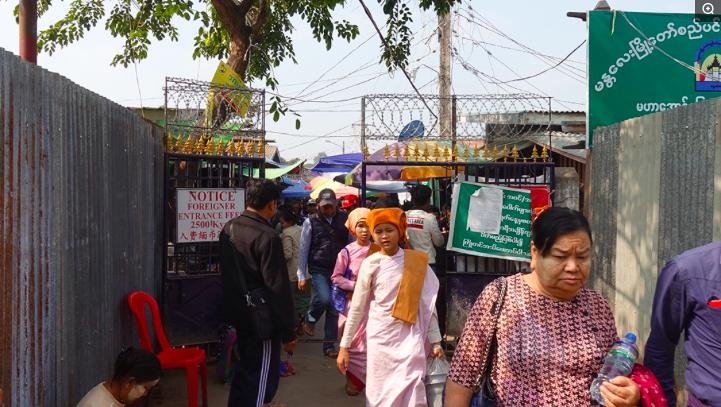 中国女子缅甸行,东西卖给中国人,但中国人去看要先买门票