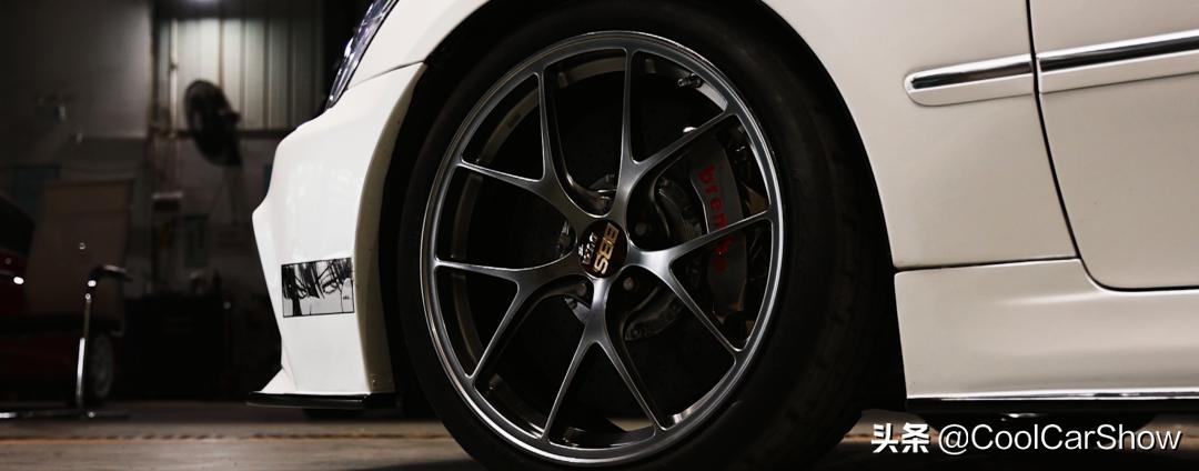 经典12代皇冠情怀老车,13代皇冠翻新复活视频