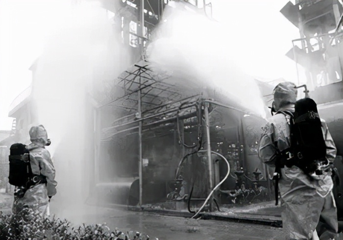 收受巨额钱财判几年,收受贿赂10万判多少年