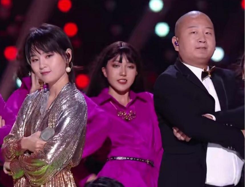 网红阿giao真实收入,阿giao直播被怼崩溃