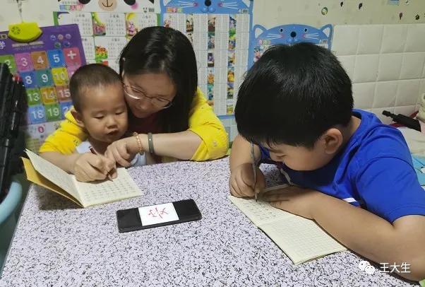 高楼大厦平地起要想成功靠自己,高楼平地起努力靠自己