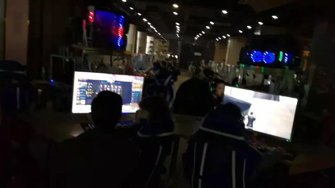 「今日网咖」话题：诚心招聘、良心卖店、良才求职！