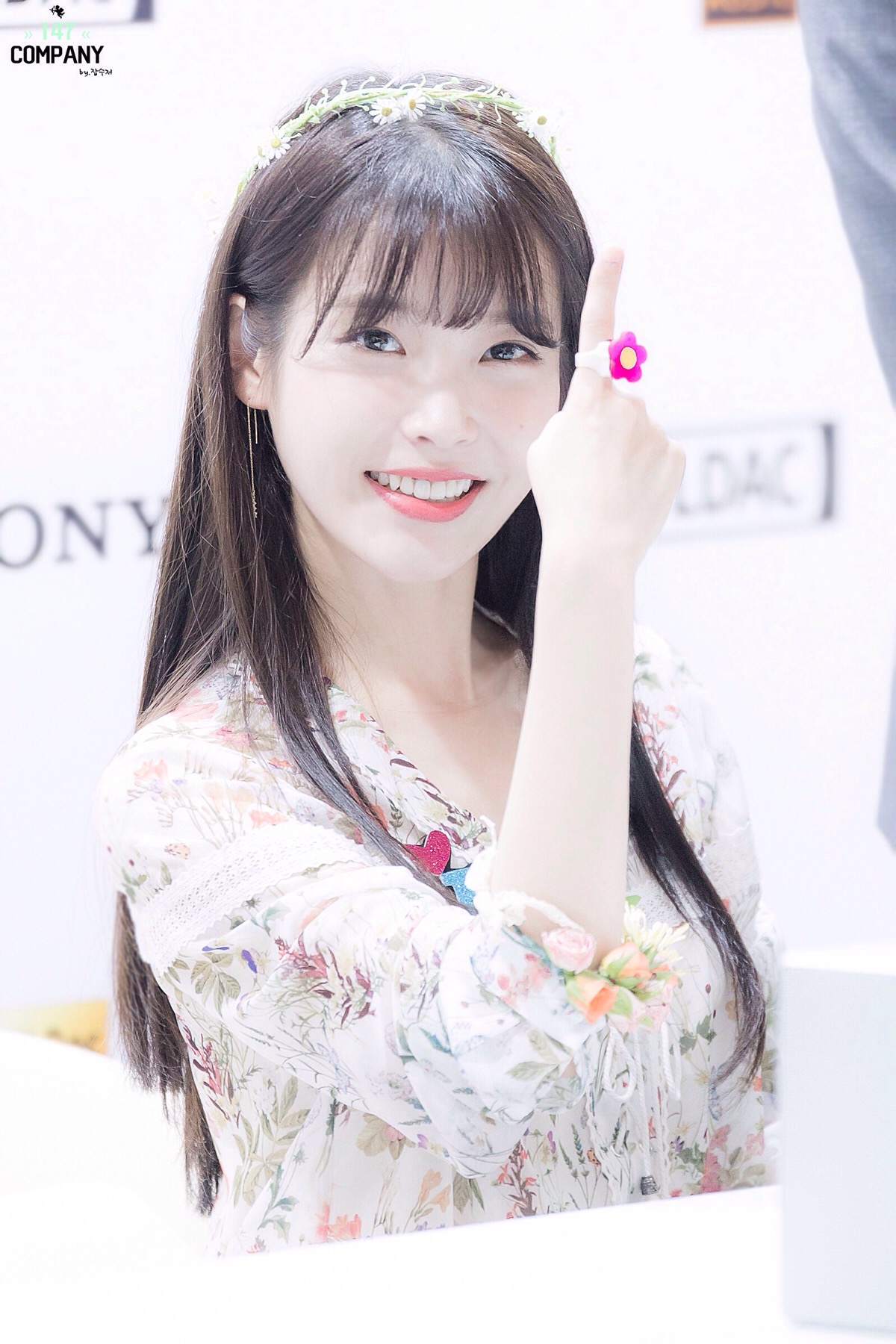 韩国李知恩iu牛仔裤,iu李知恩韩国跑男是哪一期