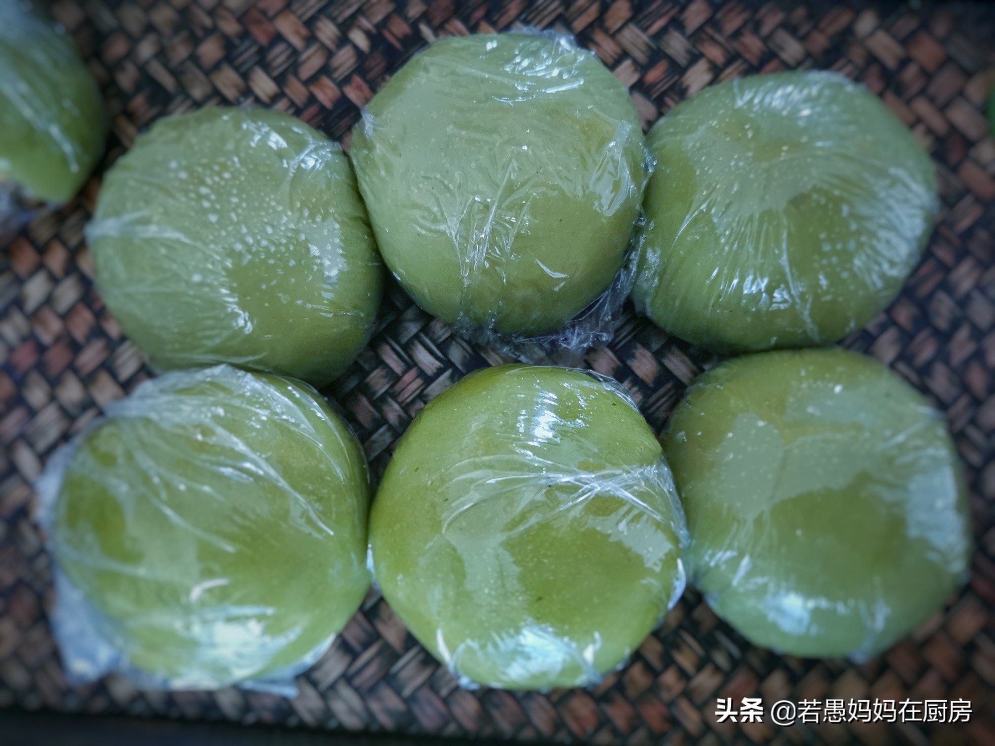 艾草青团怎么做才不会苦,艾草什么地方做青团最好吃