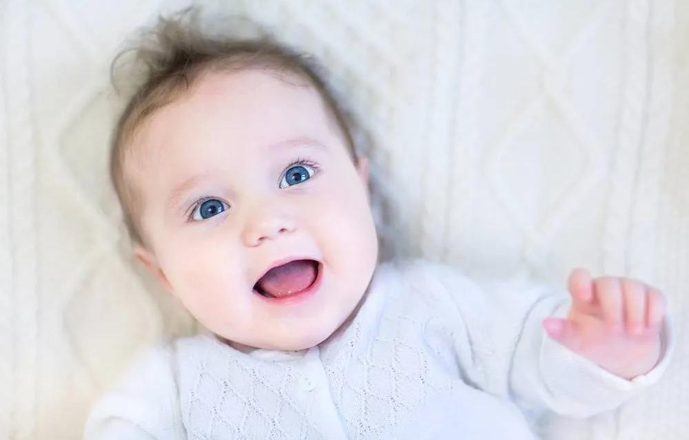 哺乳期奶结硬块很痛消除最好办法,哺乳期消除奶结硬块按摩穴位