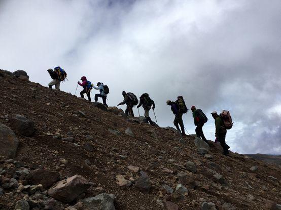 乞力马扎罗雪山冰川,住在珠穆朗玛峰山脚是什么感觉