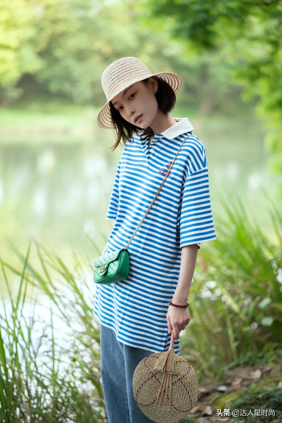 别再穿卫衣了今春这么穿才时髦,杨幂赵露思同款袄