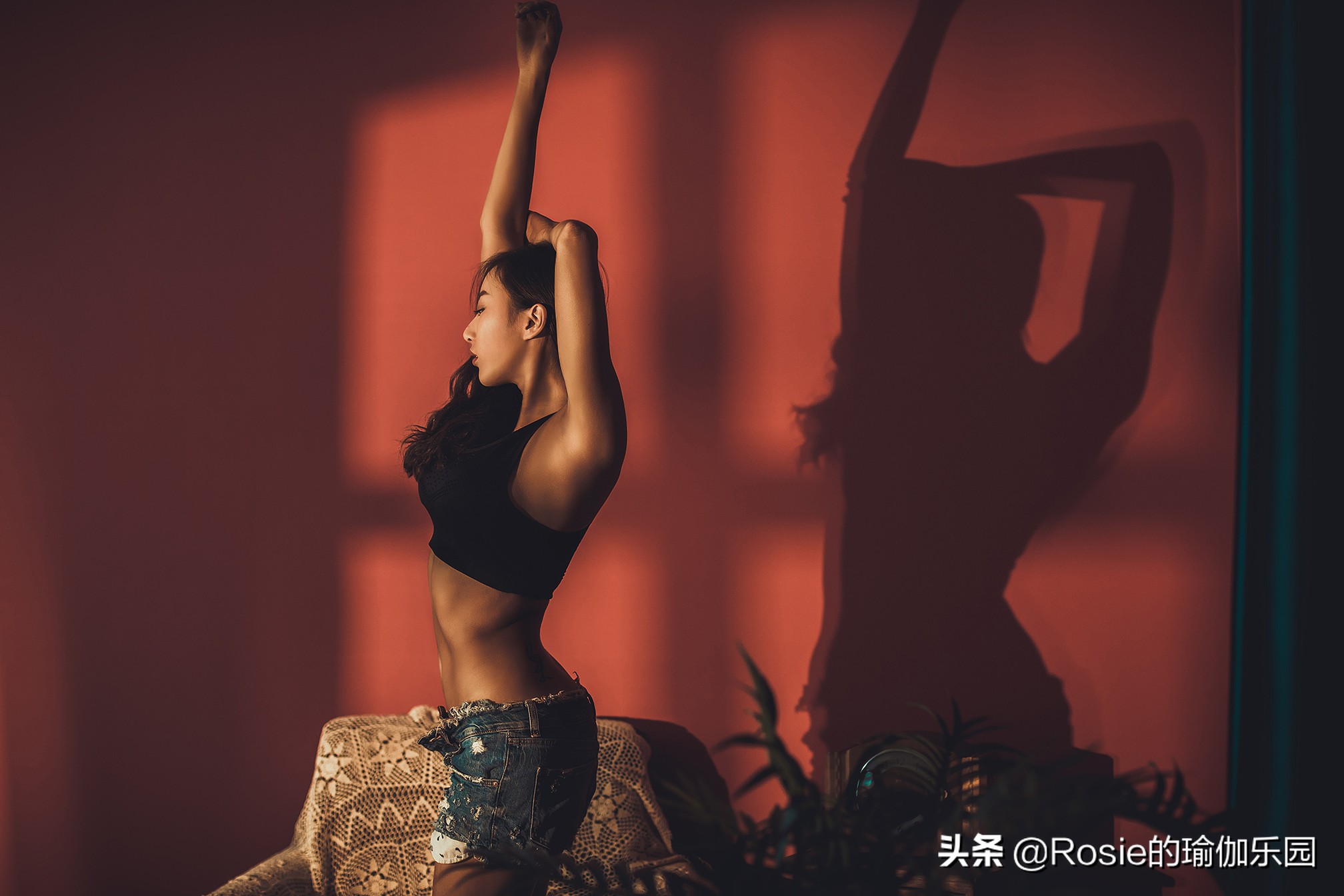 练出马甲线和小蛮腰和漫画腿,练出漂亮的马甲线英文