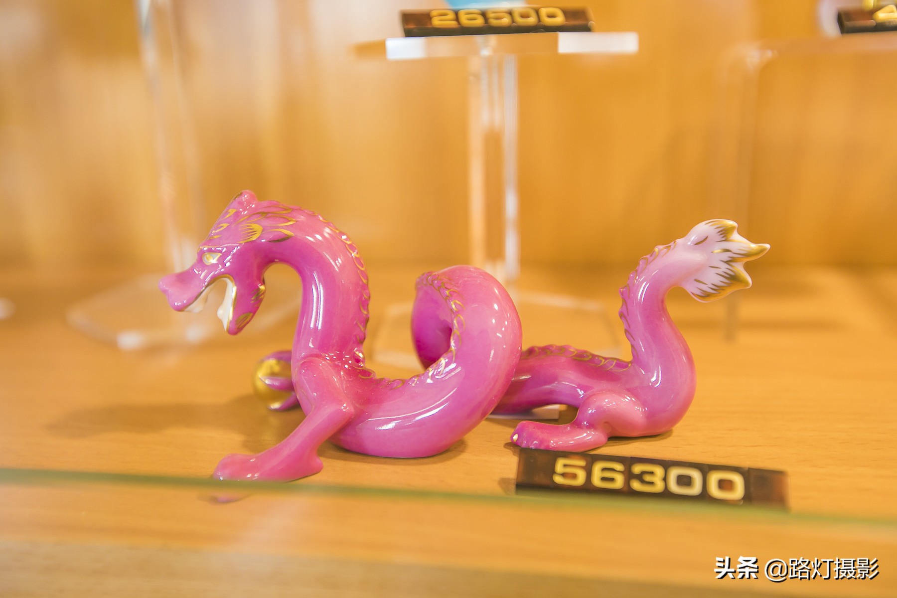 和赫伦齐名的匈牙利瓷器,匈牙利赫伦女王纪念瓷器精品欣赏