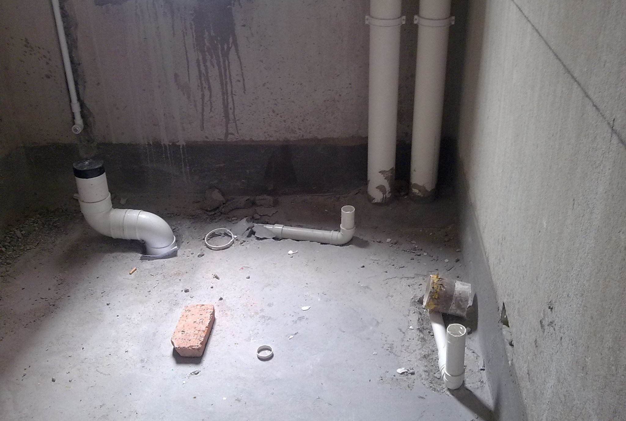 马桶位置不合理卫生间怎么布局,马桶不合理想移位怎么办