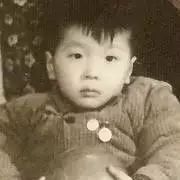 他曾嗓子患病，苦等20年，终于娶了《小芳》歌里的小芳本人