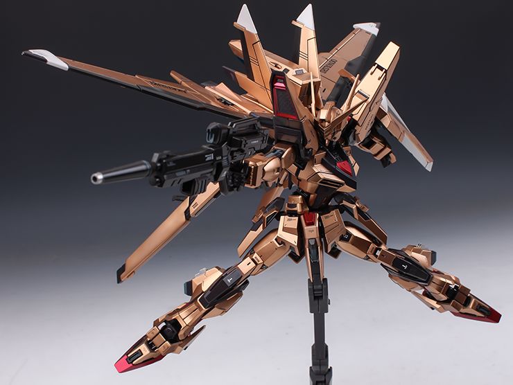 佳作：瘦脸神技，黄金拂晓高达改造