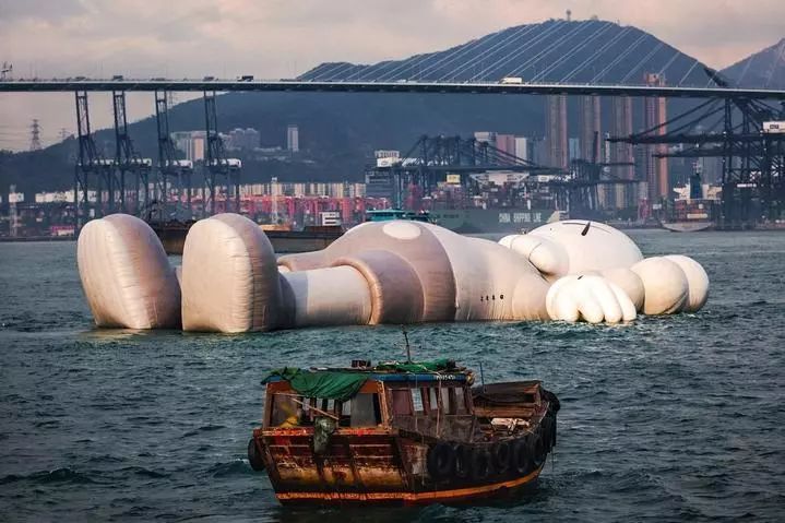 优衣库抢购事件真相是什么,优衣库周刊少年联名t恤