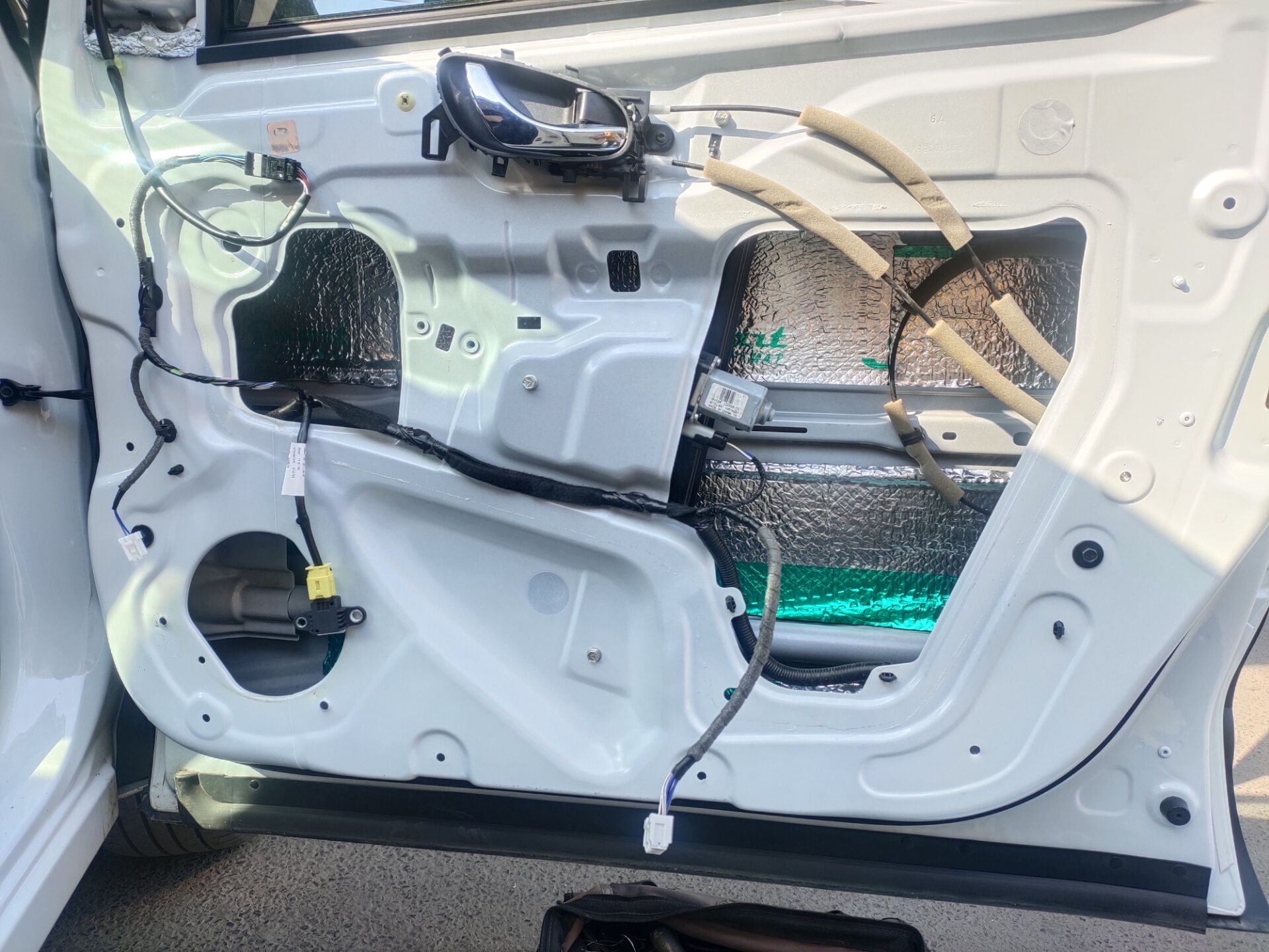 雷诺科雷傲音响改装案例,雷诺汽车音响改装