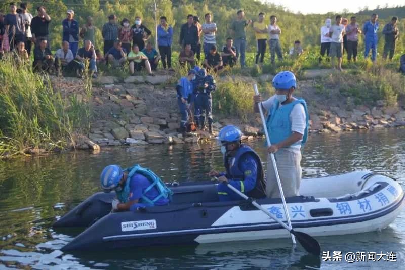 辽宁大连男子溺水抢救现场,事发大连瓦房店小伙不幸溺水身亡