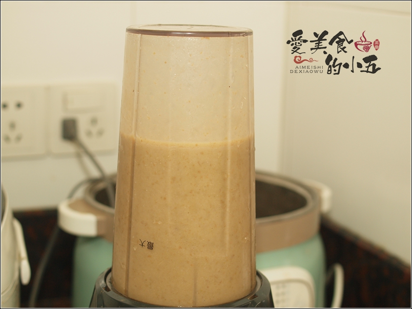 当绿豆遇到牛奶，就有了夏天的解暑神器，细滑清爽的绿豆沙牛奶