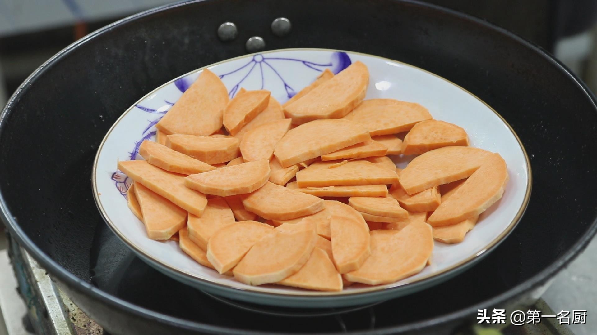 红薯饼的做法发面,红薯饼最好吃的做法不用烤箱