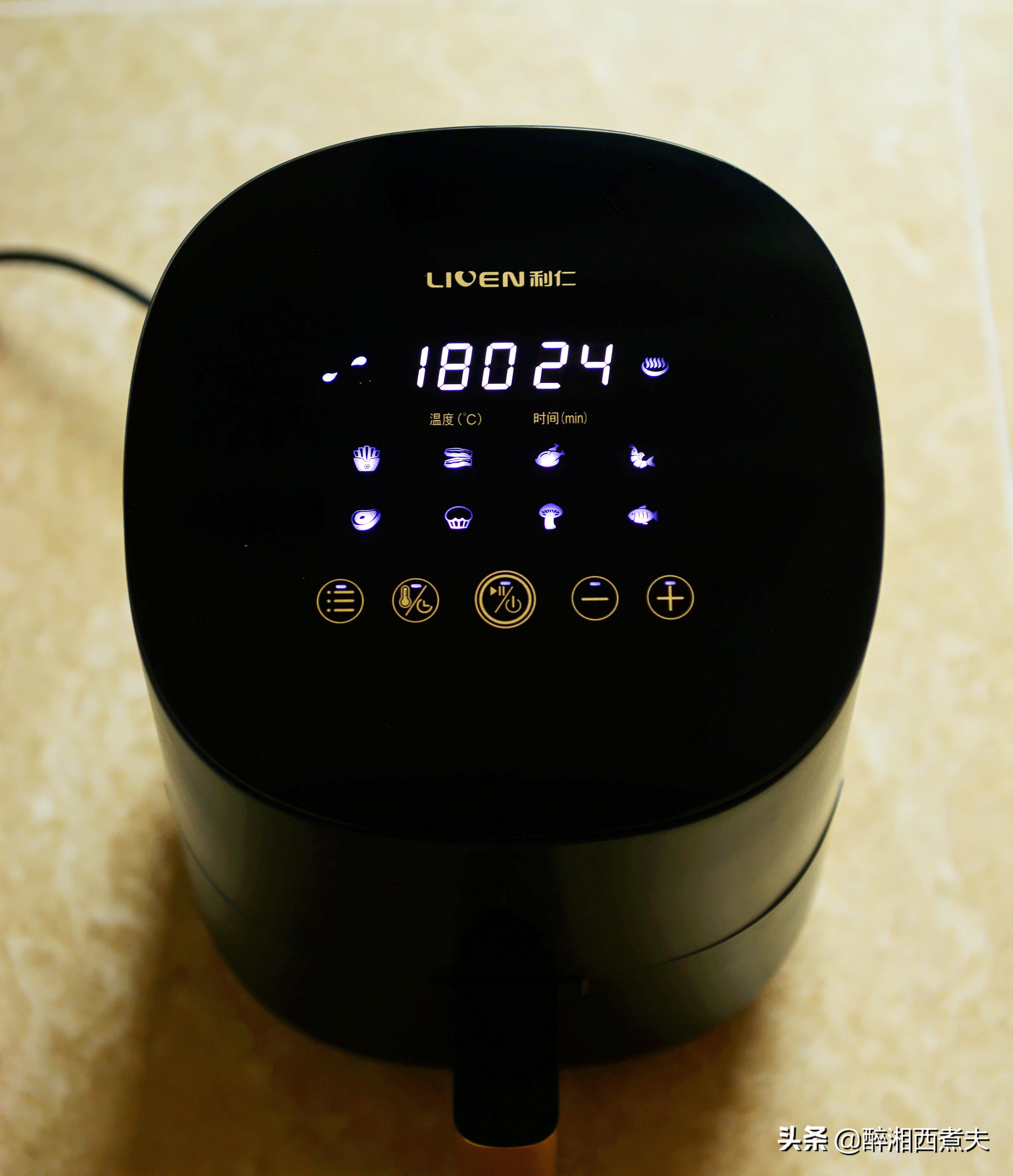 自打能网购到新奥尔良烤翅腌料,不用去肯德基了,自个烤不更香么