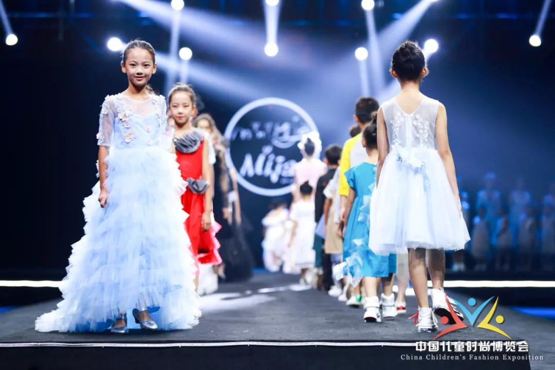 品牌童装发布会童模,2017亚洲国际童装节
