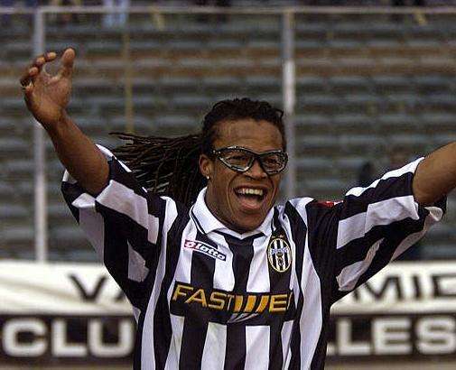 戴维斯是斗牛犬吗,戴维斯vs斗牛犬为什么戴维斯赢了