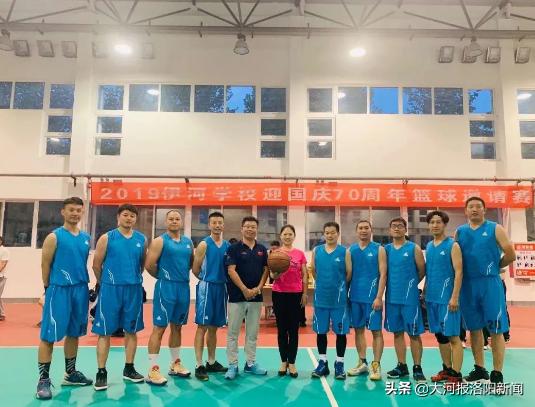 飒爽英姿自信满满朝气蓬勃,飒爽英姿展一中风采