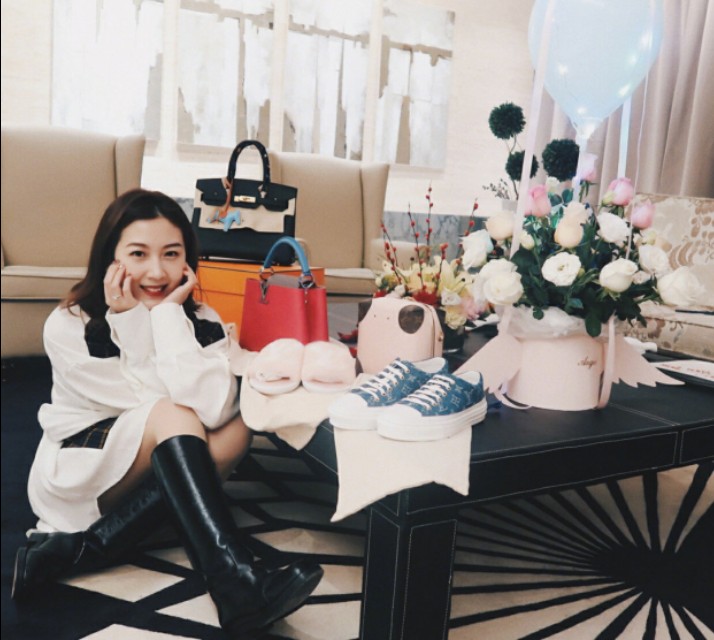 男生裸睡该不该穿短裤,晚上睡觉该不该穿文胸