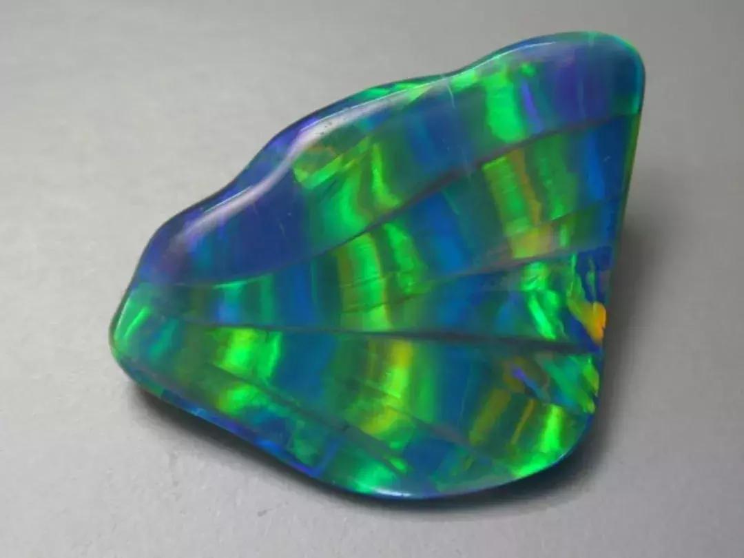 神奇的宝石绘本,宇宙宝石欧泊石