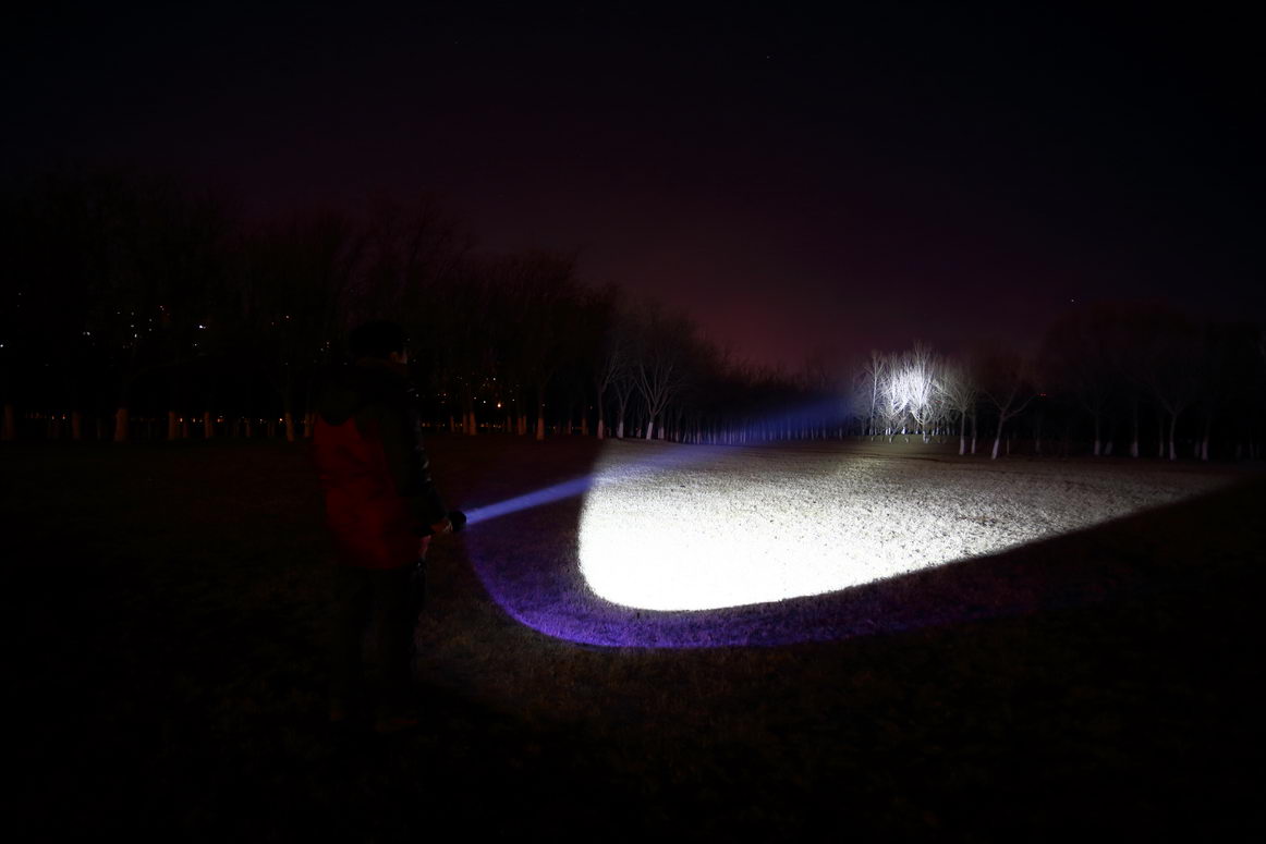 性能怪兽7500流明超级远射雷鸣兔SD90评测#科技快报#