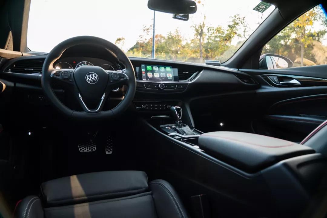 君威gs适合入手吗,小白买车速腾和君威建议买哪个