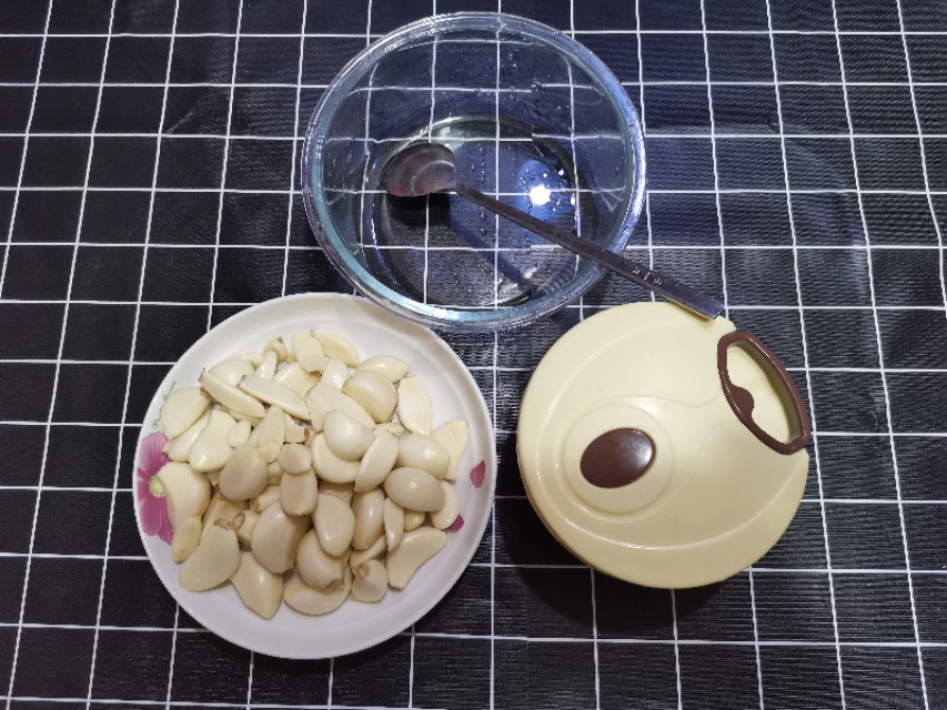 怎么做面条好吃又简单不浇热油,不用任何食材拌面条应该怎么做