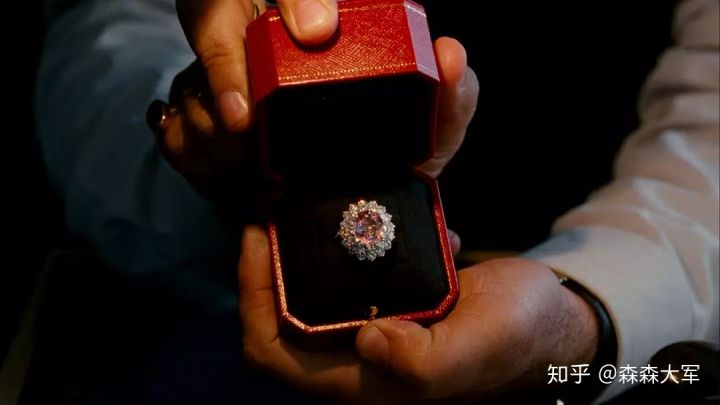 在《色戒》的床戏中找到本片主题思想