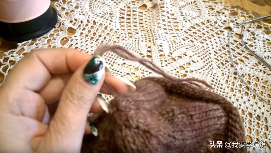 中老年妈妈冬季帽子帽顶编织教程,表达爱的简单刺绣