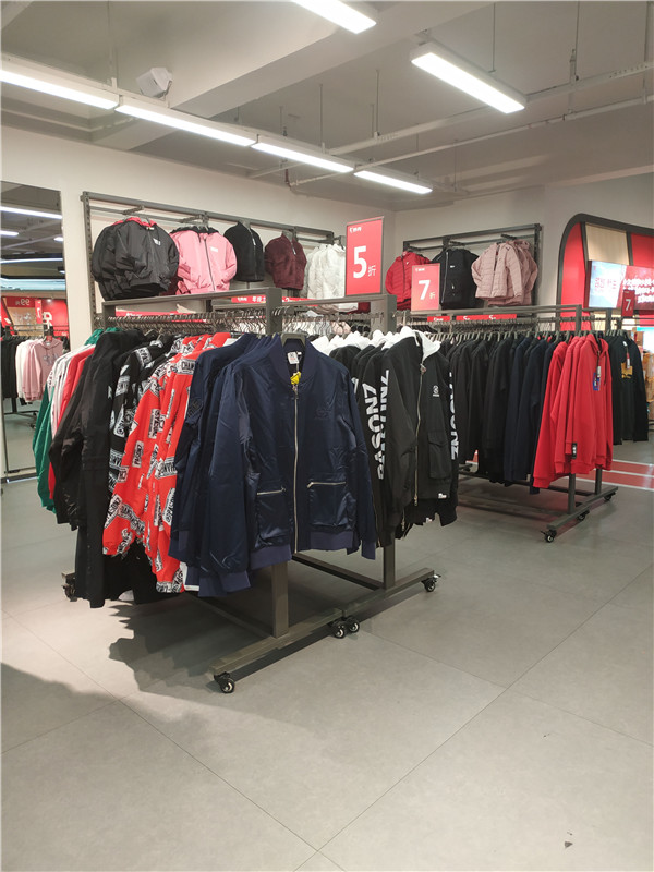 晋江鞋都安踏,福建晋江李宁安踏运动鞋