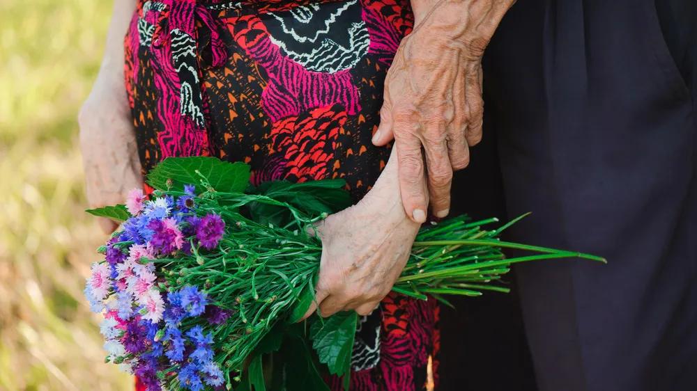 假装“无性”的中国老年人:谁来关心他们的需求和愉悦?