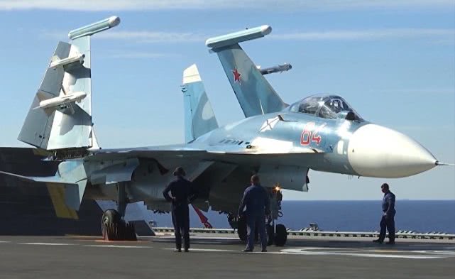 苏33和歼15区别,苏33与歼15对比